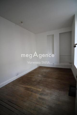 Immeuble à ROMILLY-SUR-SEINE, 10100 - 212m²