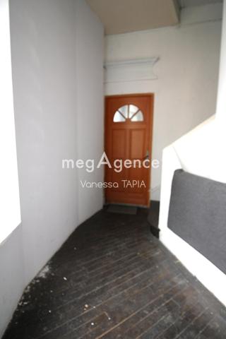 Immeuble à ROMILLY-SUR-SEINE, 10100 - 212m²