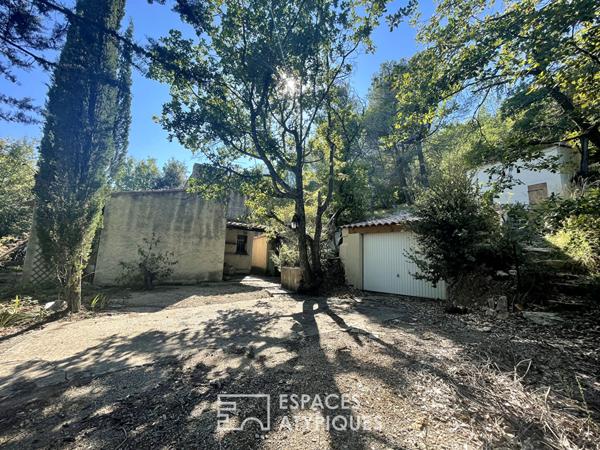 Maison sur terrain de 8000 m2 dont 4000 m2 constructibles