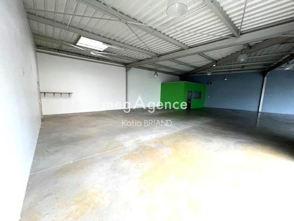 Local Commercial à LAVAL, 53000 - 3 pièces 600m²