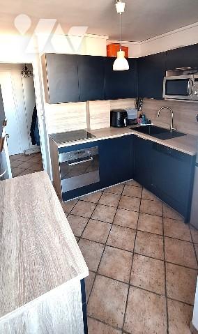 Nouveau Parc Sévigné T4 de 70 m² traversant et lumineux avec très belle vue mer et ville