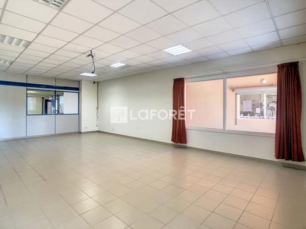 Location local commercial Frignicourt - 5 pièce(s) - 132 m² - 1 000 €/mois