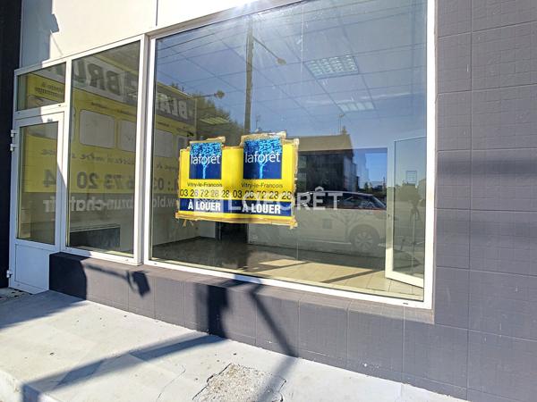 Location local commercial Frignicourt - 5 pièce(s) - 132 m² - 1 000 €/mois