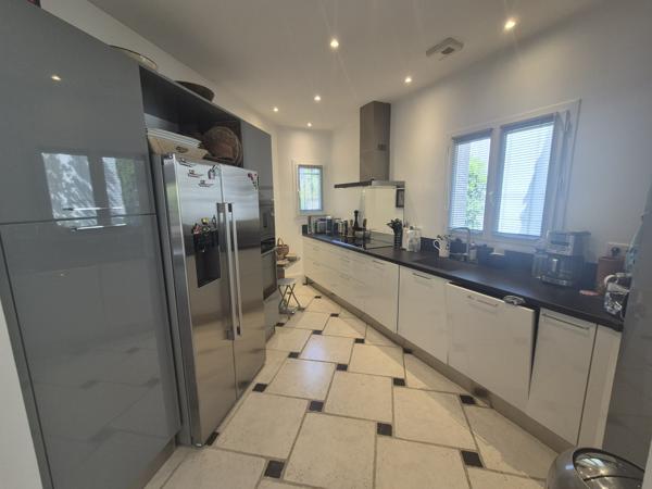 Maison 5 pièce(s) 3 chambre(s) 150 m²
