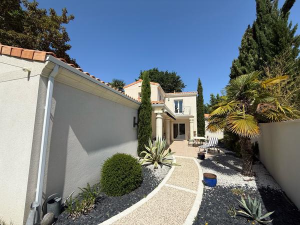 Maison 5 pièce(s) 3 chambre(s) 150 m²