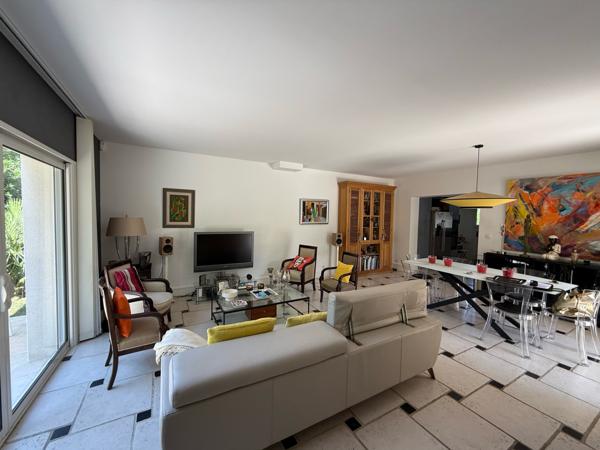 Maison 5 pièce(s) 3 chambre(s) 150 m²