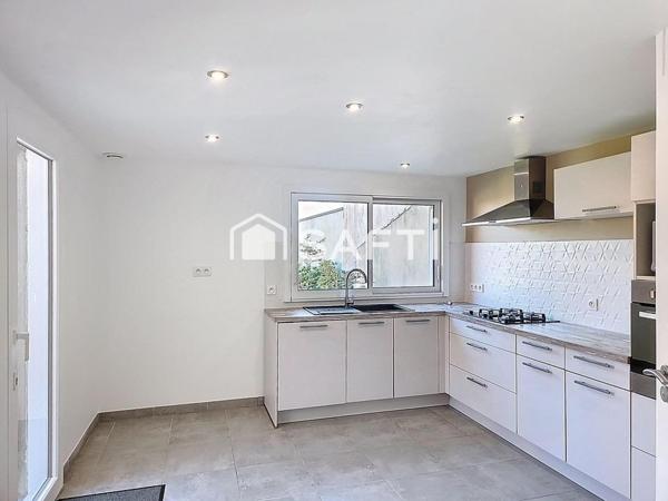 Charmante maison rénovée, jardin paysager, garage