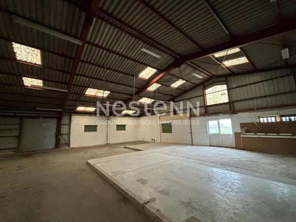 A vendre à LA FLECHE, local de plus de 400 m2