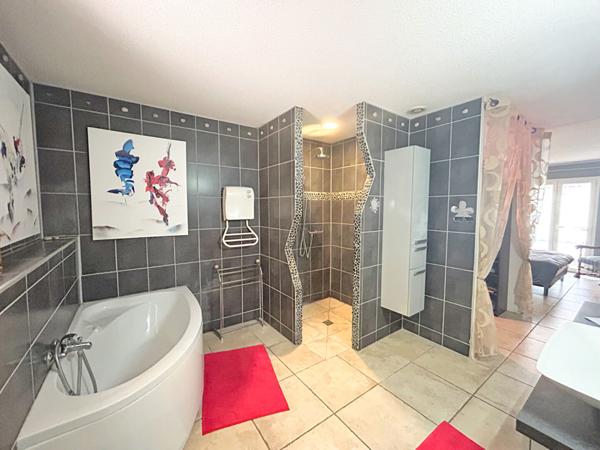 CANET EN ROUSSILLON - Maison 5 pièces 172 m² - 4 faces - Terrain de 741 m².