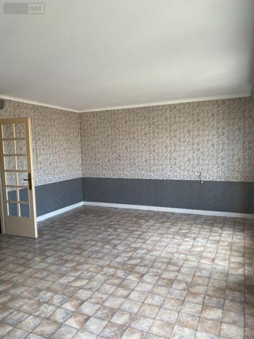 Appartement à vendre à Saint-Dizier en Haute-Marne (52100), ref : JO/1055