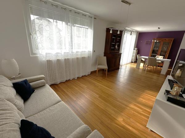 Deux maison en une, prête à vivre ou louer