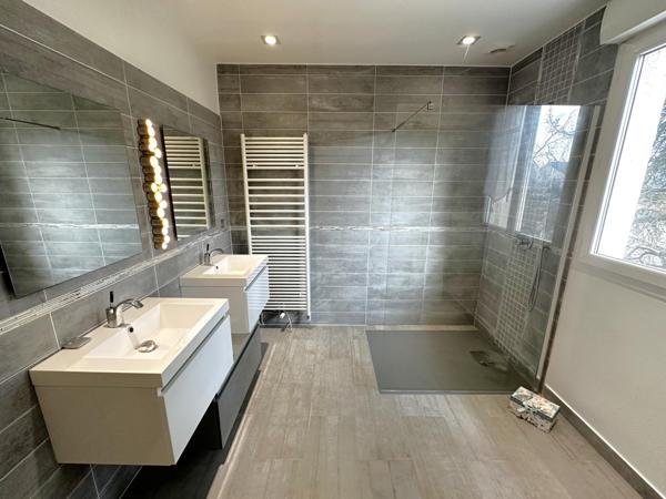 Deux maison en une, prête à vivre ou louer