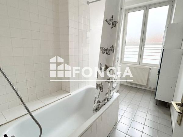 Location Appartement 5 pièces 92.65 m² - 46 RUE MULATIERE Saint-etienne 42100