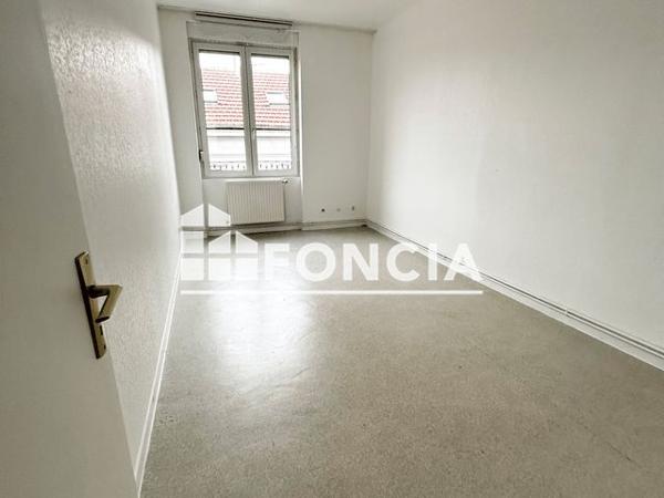 Location Appartement 5 pièces 92.65 m² - 46 RUE MULATIERE Saint-etienne 42100