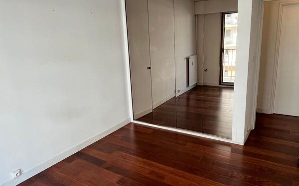 Appartement à vendre    2 pièces • 50,10 m2 Vincennes