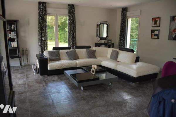 Vente sur Ballée maison avec garage et jardin