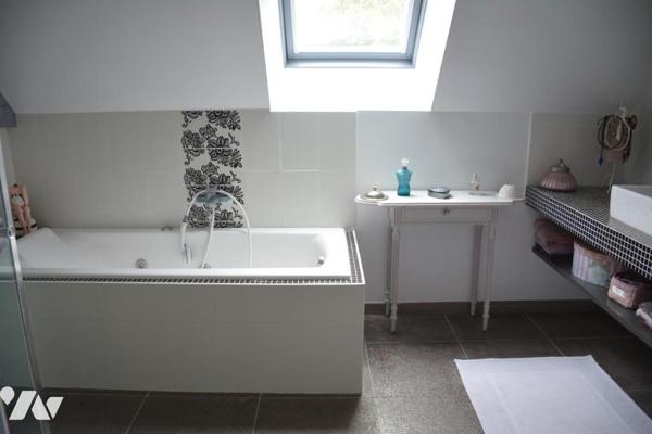 Vente sur Ballée maison avec garage et jardin