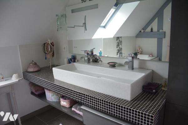 Vente sur Ballée maison avec garage et jardin