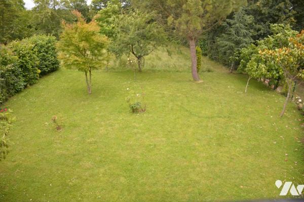 Vente sur Ballée maison avec garage et jardin