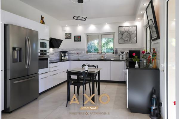 LE MONTAIGUET - MAISON - 240 M2 - PARC 10 000 M2 - PISCINE - POOL HOUSE - 1 499 000€