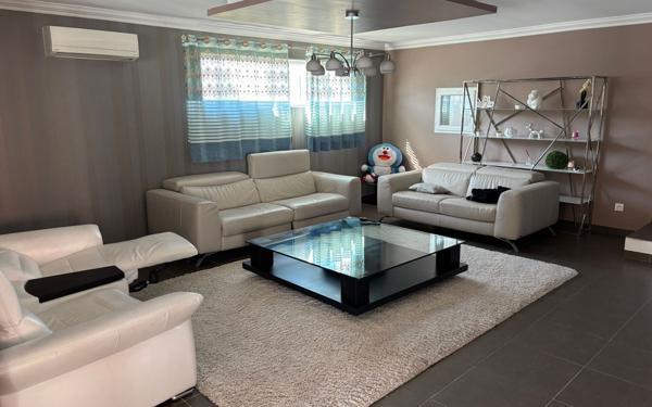 Maison à vendre    6 pièces • 184 m2 Vedène