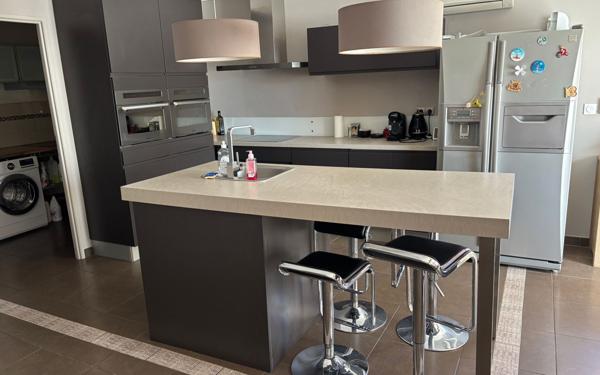 Maison à vendre    6 pièces • 184 m2 Vedène