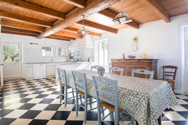 Bâtisse de 215M² en pierre du XVIII siècle à Thairé, La Fondelay