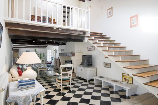 Bâtisse de 215M² en pierre du XVIII siècle à Thairé, La Fondelay