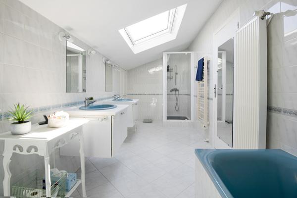 Bâtisse de 215M² en pierre du XVIII siècle à Thairé, La Fondelay