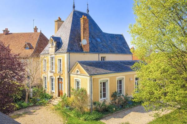 Maison à BEAUMONT-SUR-SARTHE, 72170 - 8 pièces 200m²