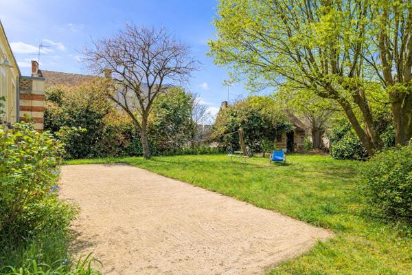 Maison à BEAUMONT-SUR-SARTHE, 72170 - 8 pièces 200m²