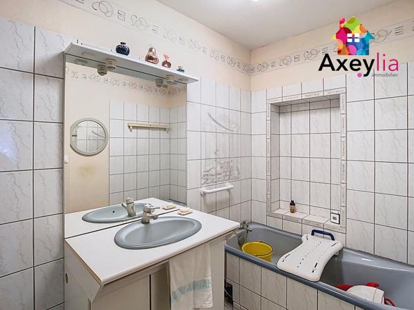 Roanne (42300) A VENDRE- ROANNE- APPARTEMENT T4 AVEC CAVE ET GARAGE