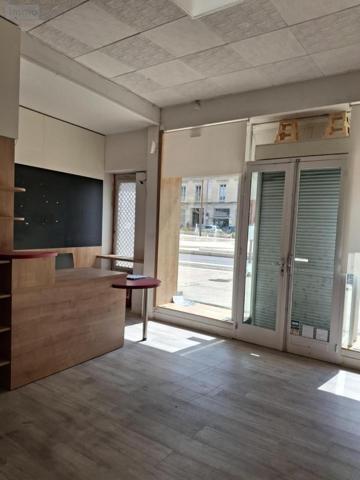 Fonds et/ou murs commerciaux à louer à Cusset dans l'Allier (03300), ref : 03019-L89