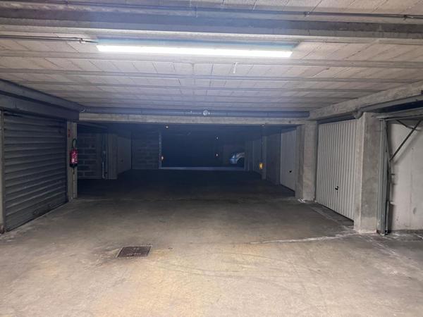 Garage à louer proche de la place de la liberté à Conflans