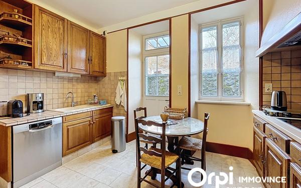 Maison à vendre    7 pièces • 190 m2 Chalinargues