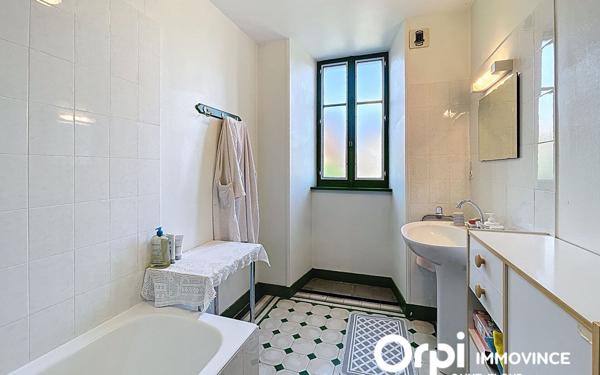 Maison à vendre    7 pièces • 190 m2 Chalinargues