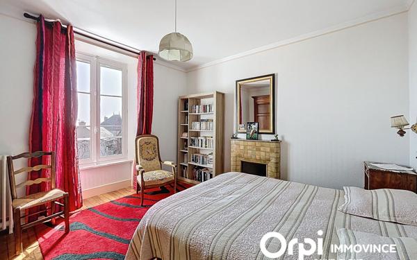 Maison à vendre    7 pièces • 190 m2 Chalinargues