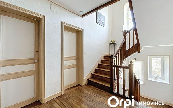 Maison à vendre    7 pièces • 190 m2 Chalinargues