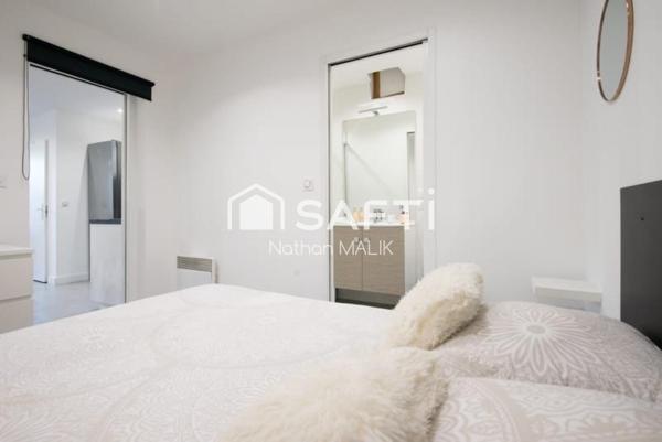 À proximité immédiate de la tour Philippe Lebel