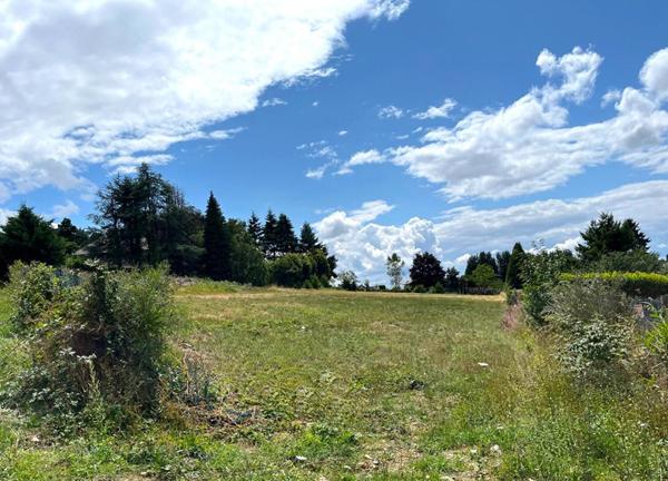 Terrain viabilisé  avec belle vue dégagée