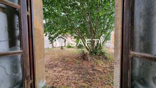 Grand corps de ferme d’exception du 16e siècle avec multiples dépendances, sur + de 22 hectares