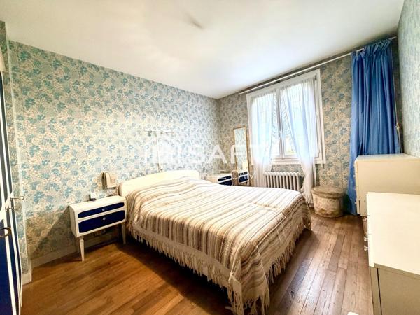 ANGERS bien avec gros potentiel, jardin garages.