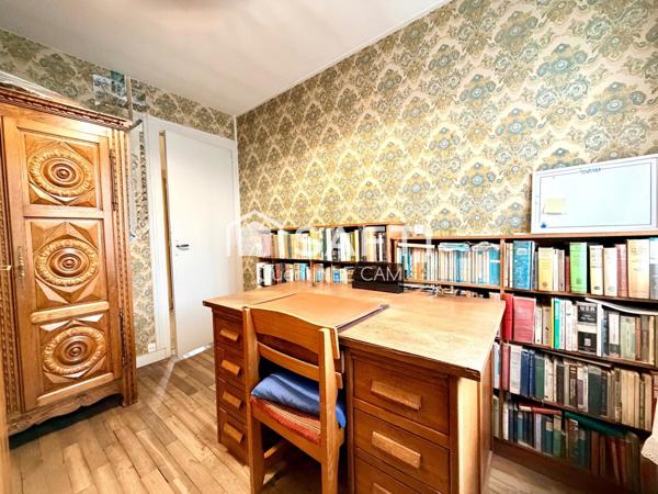 ANGERS bien avec gros potentiel, jardin garages.