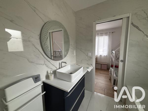 Location maison 4 pièces 115 m² Salles