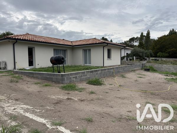 Location maison 4 pièces 115 m² Salles