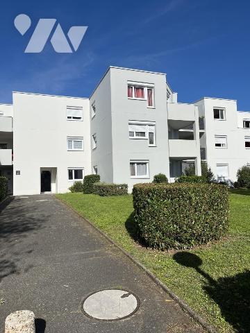 ST-HERBLAIN Bourg. Au calme. T3 de 77,48 m² au dernier étage, 2 balcons, Parfait état. Libre