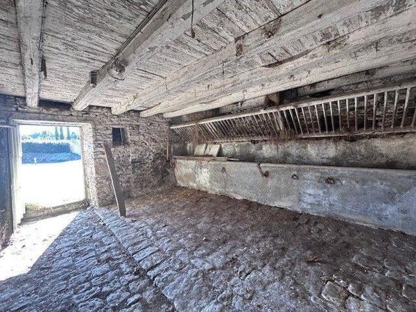 Immeuble à vendre à Les Champs-Géraux dans les Côtes-d'Armor (22630), ref : 22046-234