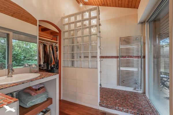 Maison à vendre |  Saint-Jean-d'Illac |  6 pièces | 155 m²