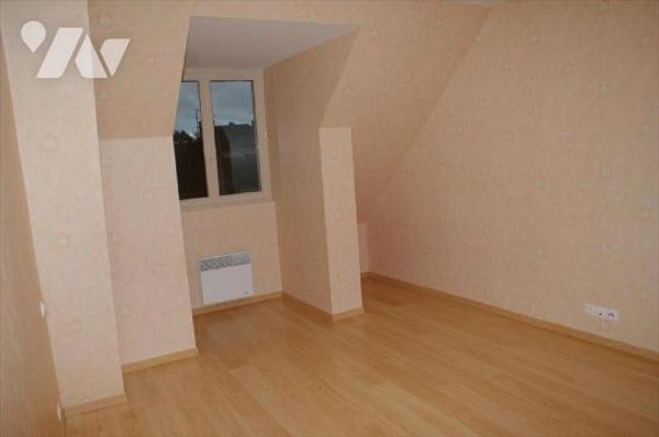 A vendre, à ERNEE (53500), en Mayenne. Maison ACTUELLEMENT LOUEE 530 ? / mois, comprenant :- au...