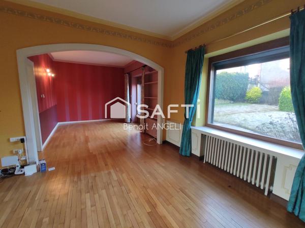 Maison jumelée de caractère très bien entretenue!